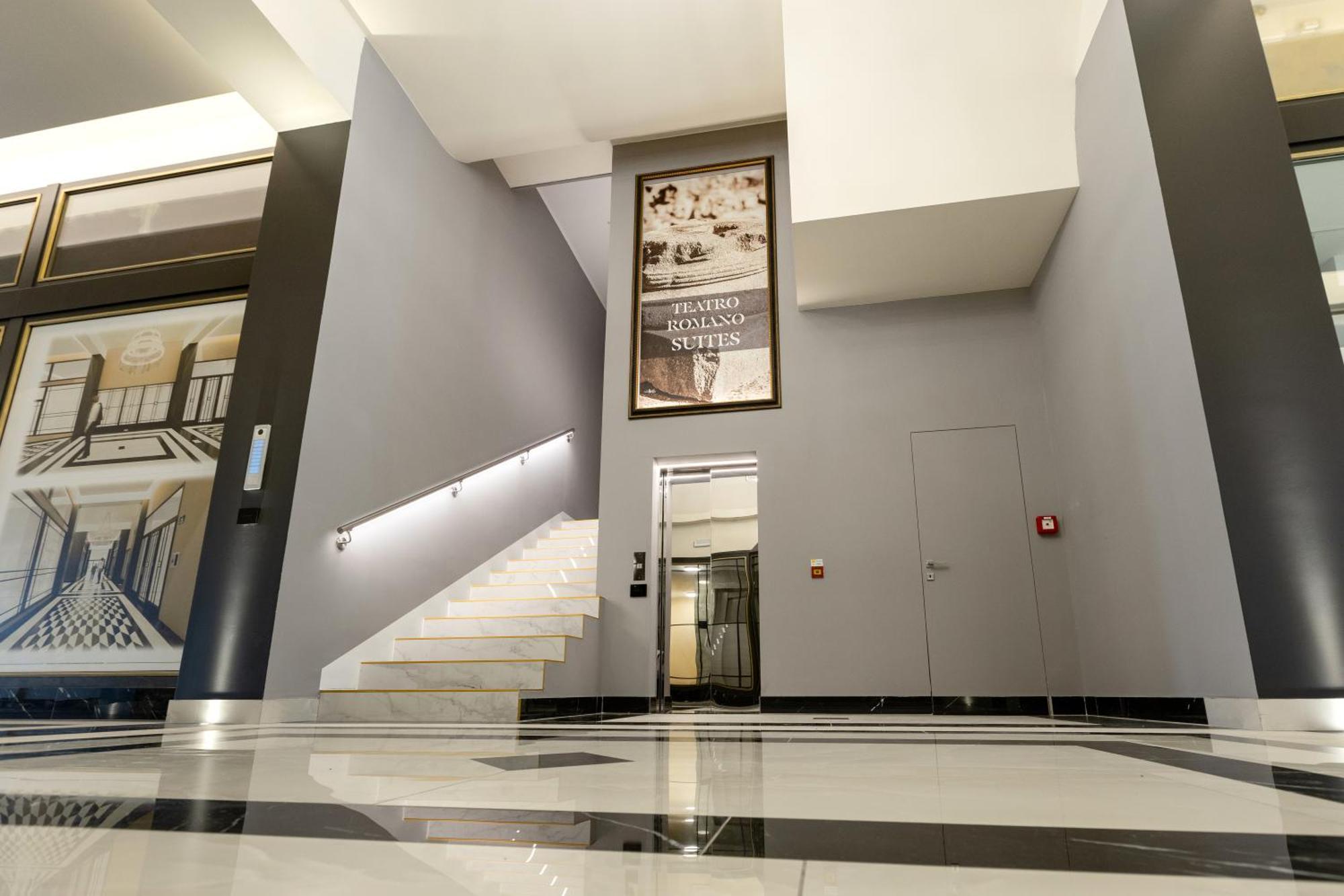 Teatro Romano Exclusive Suites Триест Экстерьер фото