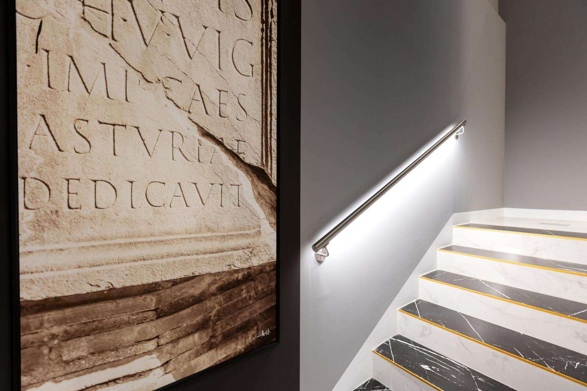 Teatro Romano Exclusive Suites Триест Экстерьер фото