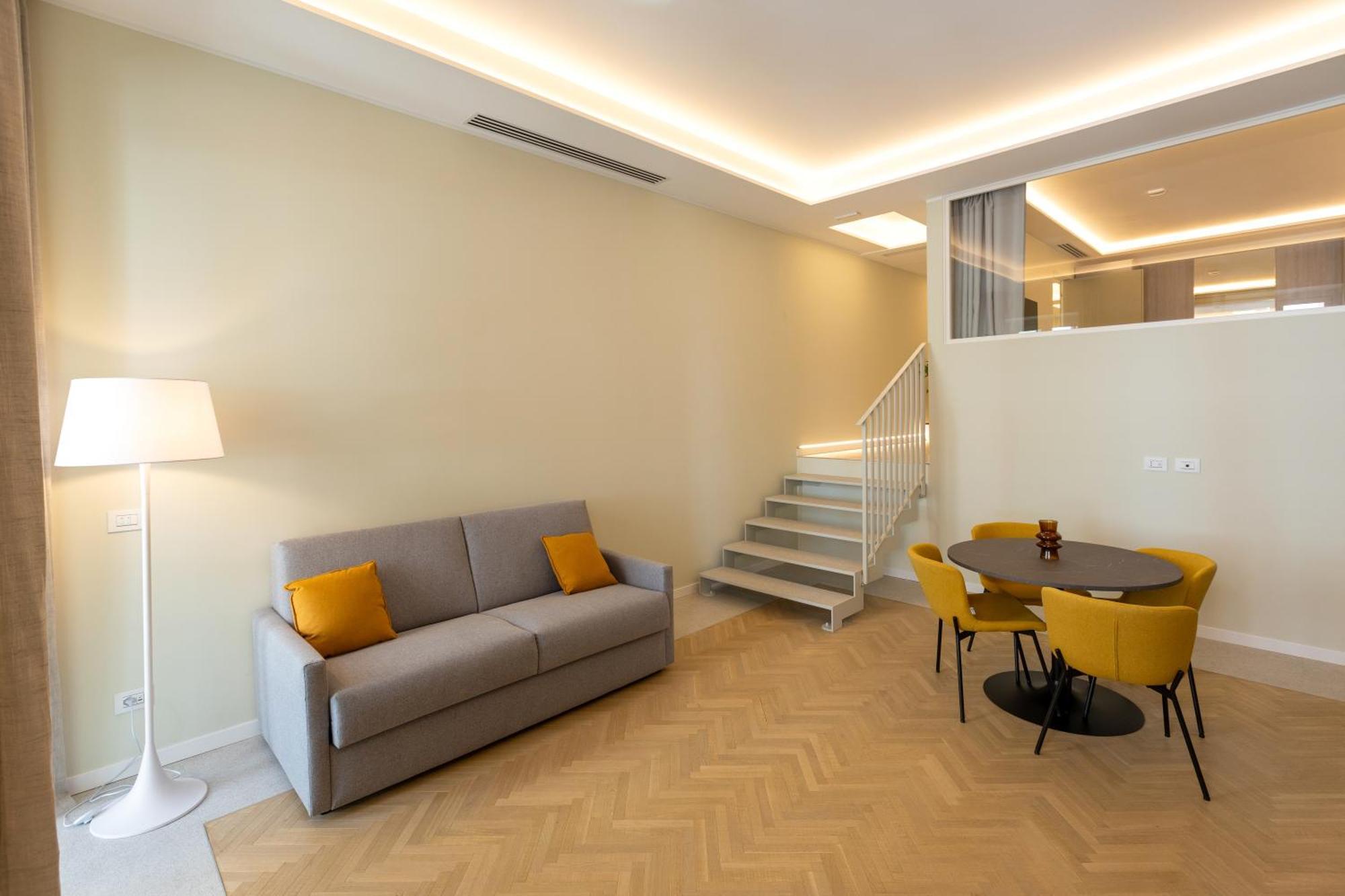 Teatro Romano Exclusive Suites Триест Экстерьер фото